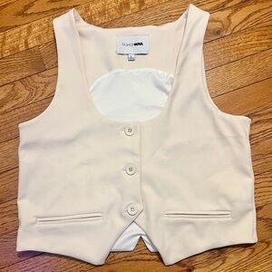 Fashion Nova Cream Sleeveless 3 Button-Up Vest Large